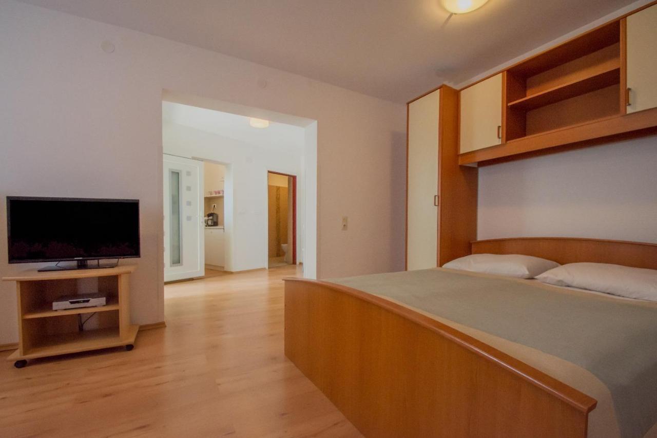 Apartments Sabina - 100M From Sea Crikvenica Kültér fotó