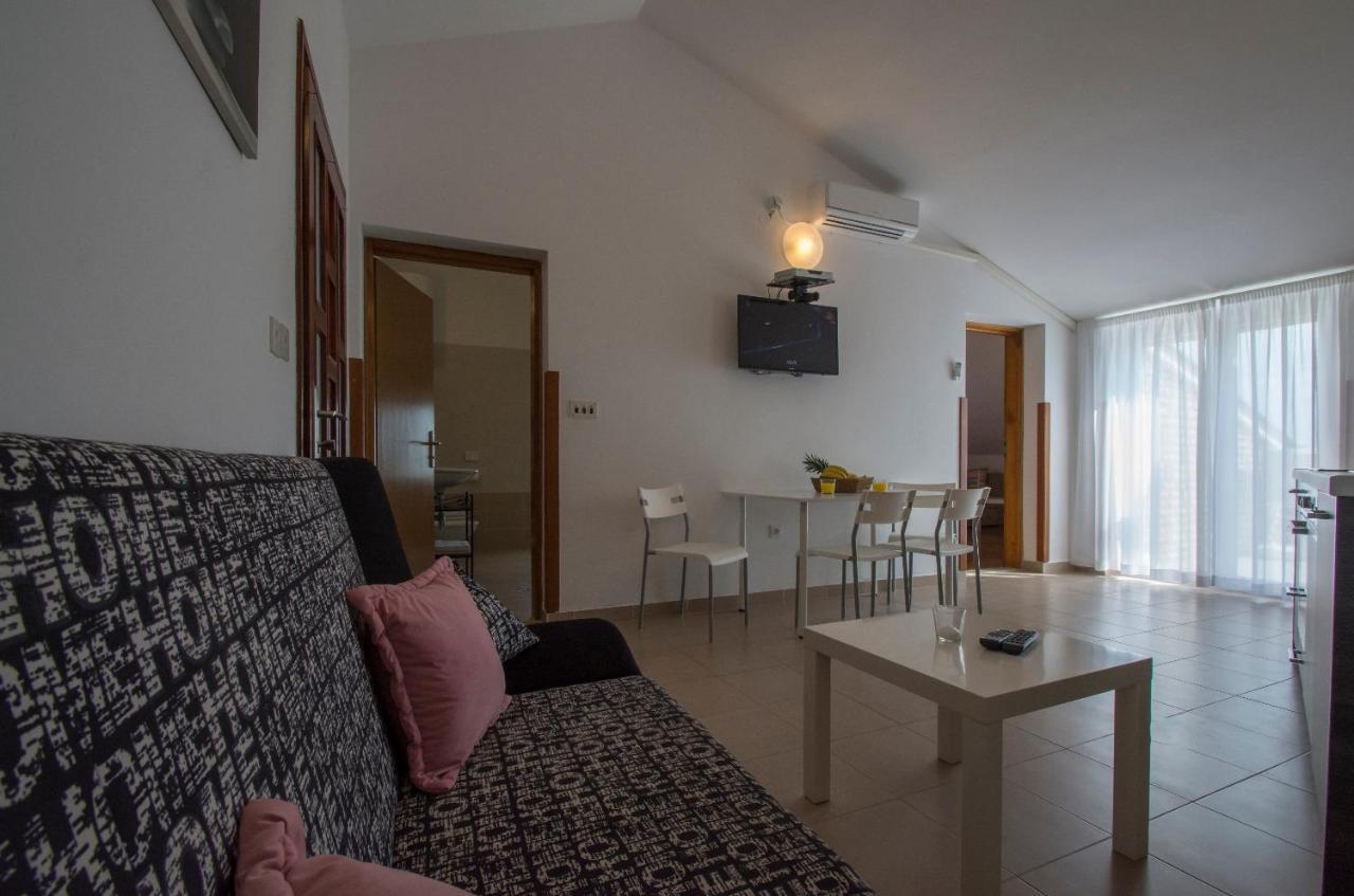 Apartments Sabina - 100M From Sea Crikvenica Kültér fotó