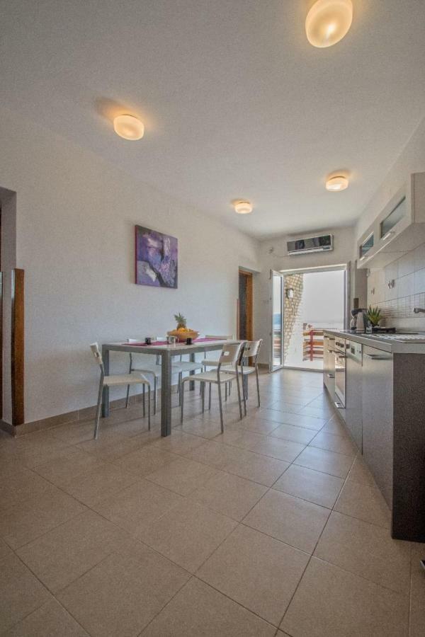 Apartments Sabina - 100M From Sea Crikvenica Szoba fotó